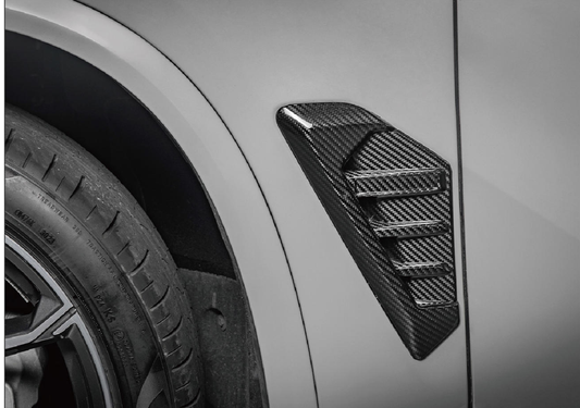 BMW X5 G05 dry carbon fender vent trim installed