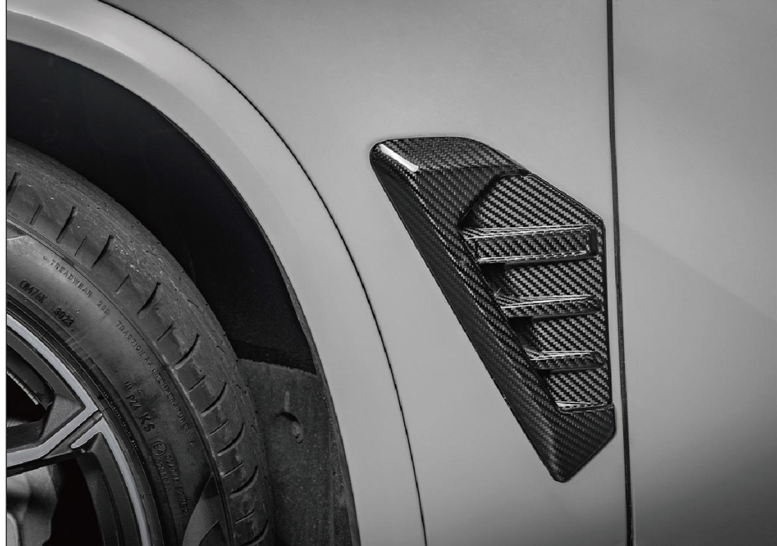BMW X5 G05 dry carbon fender vent trim installed