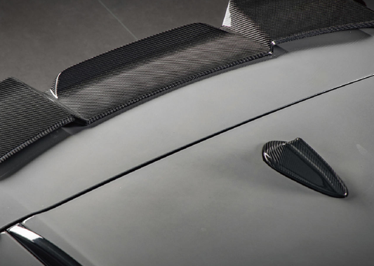 BMW X5 G05 dry carbon roof spoiler installed