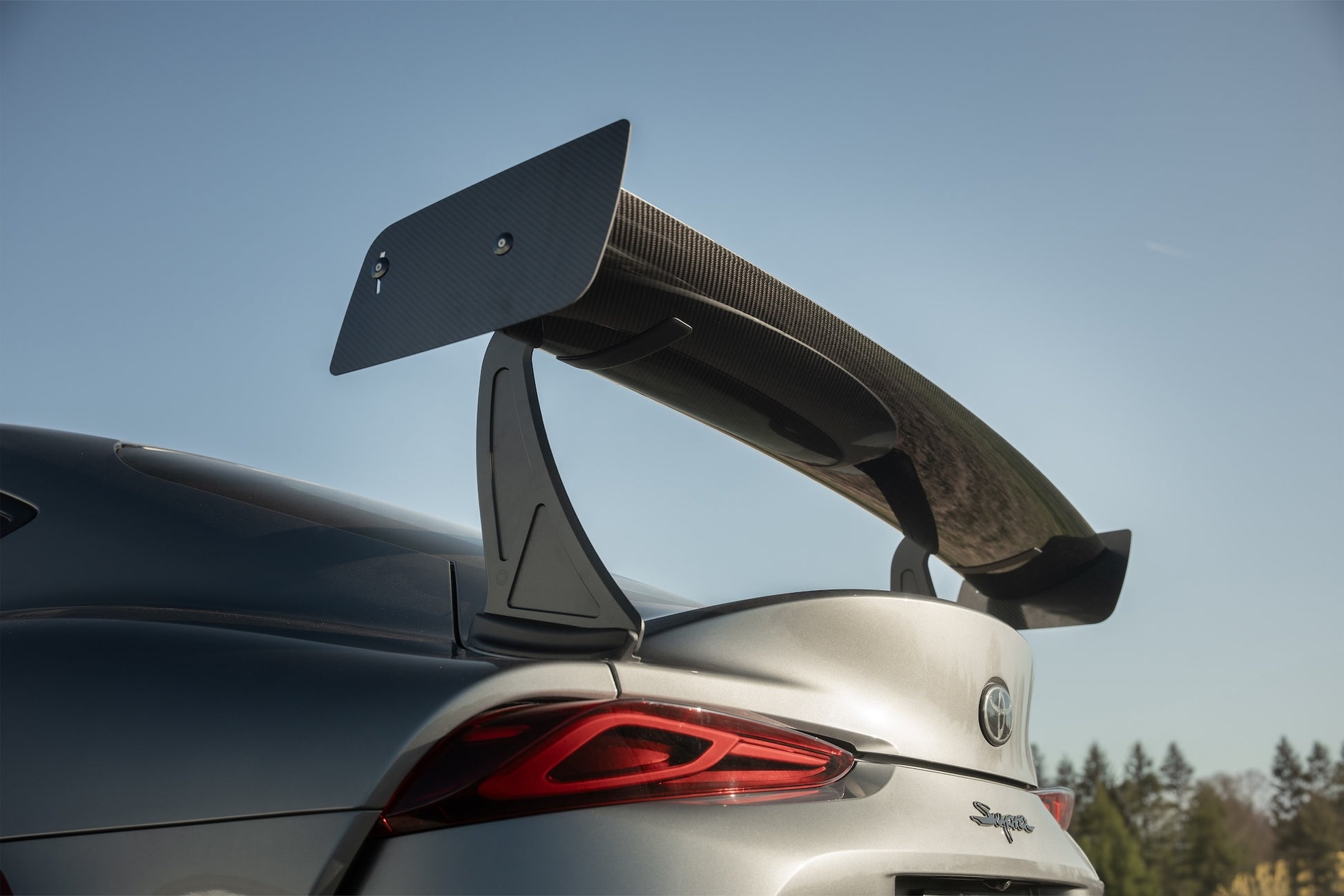 Verus Swan Neck UCW Rear Wing Kit