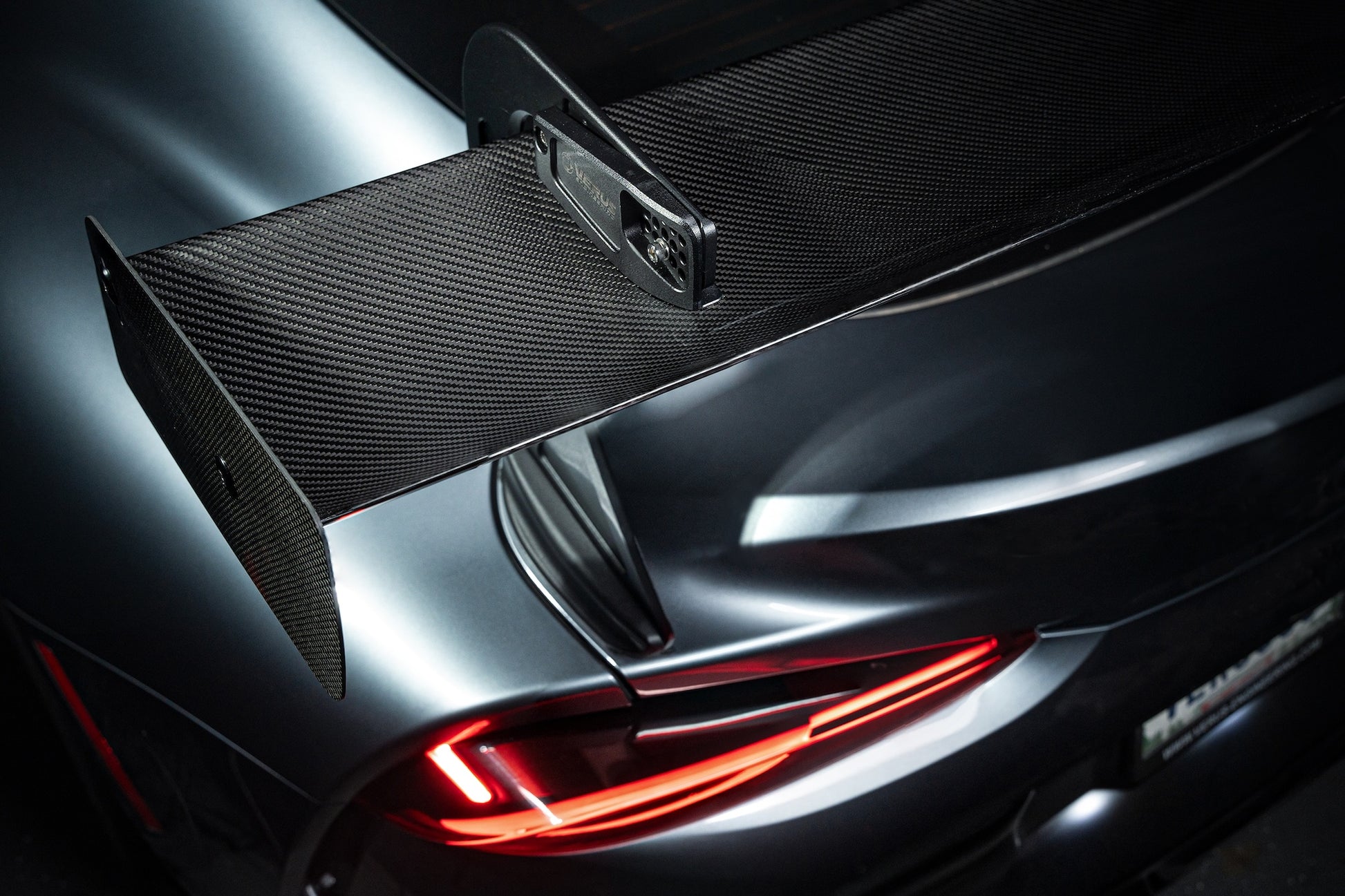 Verus Swan Neck UCW Rear Wing Kit