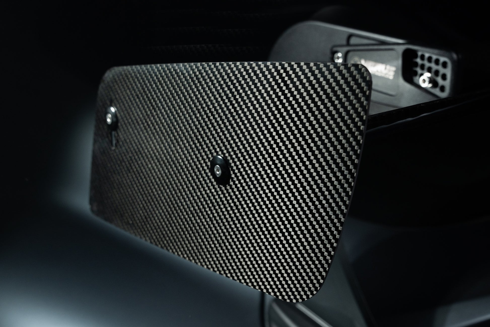 Verus Swan Neck UCW Rear Wing Kit