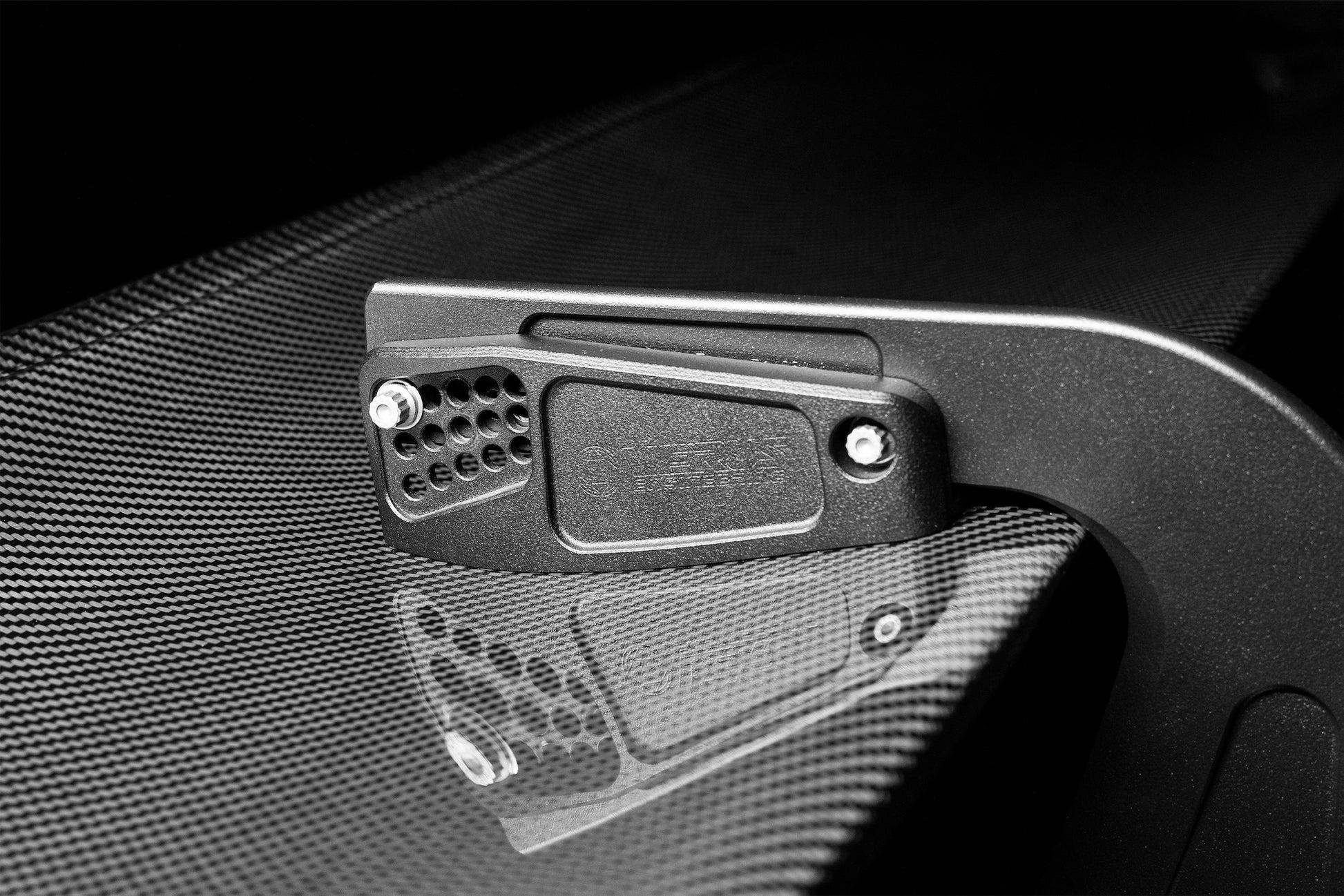 Verus V1X Swan Neck Rear Wing Kit